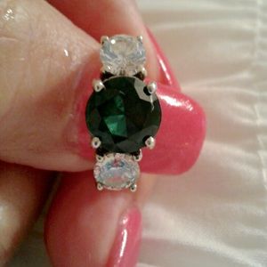 925 Sterling CZ ring.💚